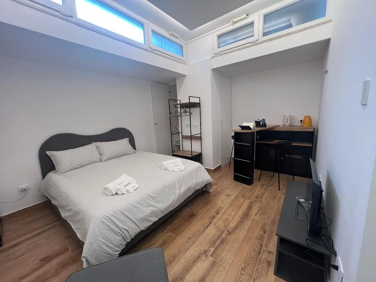 Colezu Rooms 巴勒莫 0*,  意大利
